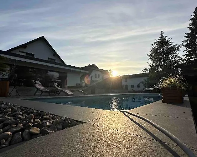Einzigartiges Haus Mit Pool Grossem Garten Und Kamin Bad Salzungen