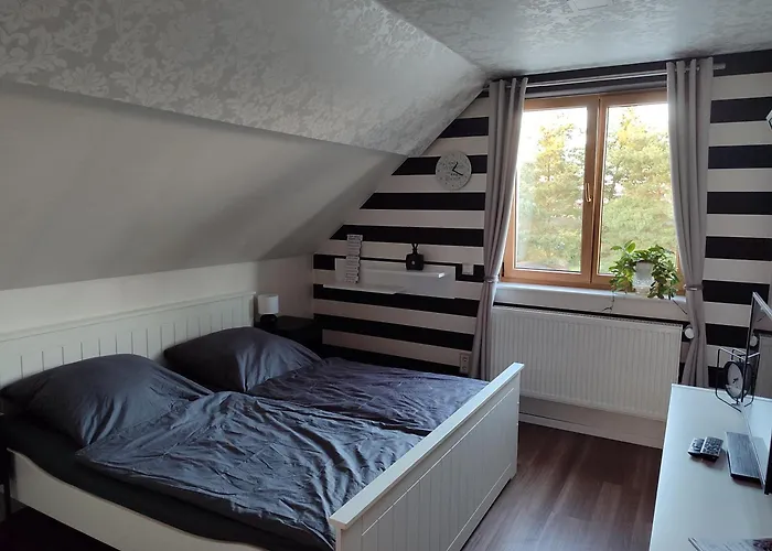 Einzigartiges Haus Mit Pool Grossem Garten Und Kamin Pansiyon *