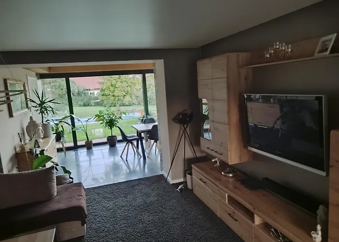 Einzigartiges Haus Mit Pool Grossem Garten Und Kamin Pansiyon